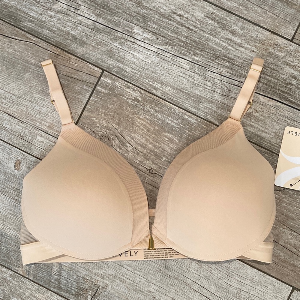 Lively front close no-wire bra sz 36D